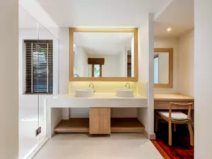 room-Grand-Seafront-Villa-4