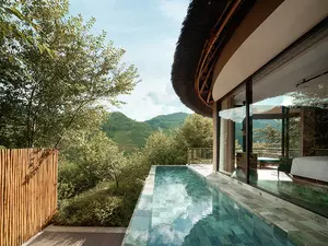 garrya-mu-cang-chai-accommodation-grand-deluxe-pool