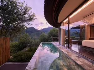 garrya-mu-cang-chai-accommodation-grand-deluxe-pool